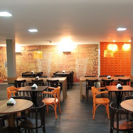 Vista Inn Express Контажен Экстерьер фото
