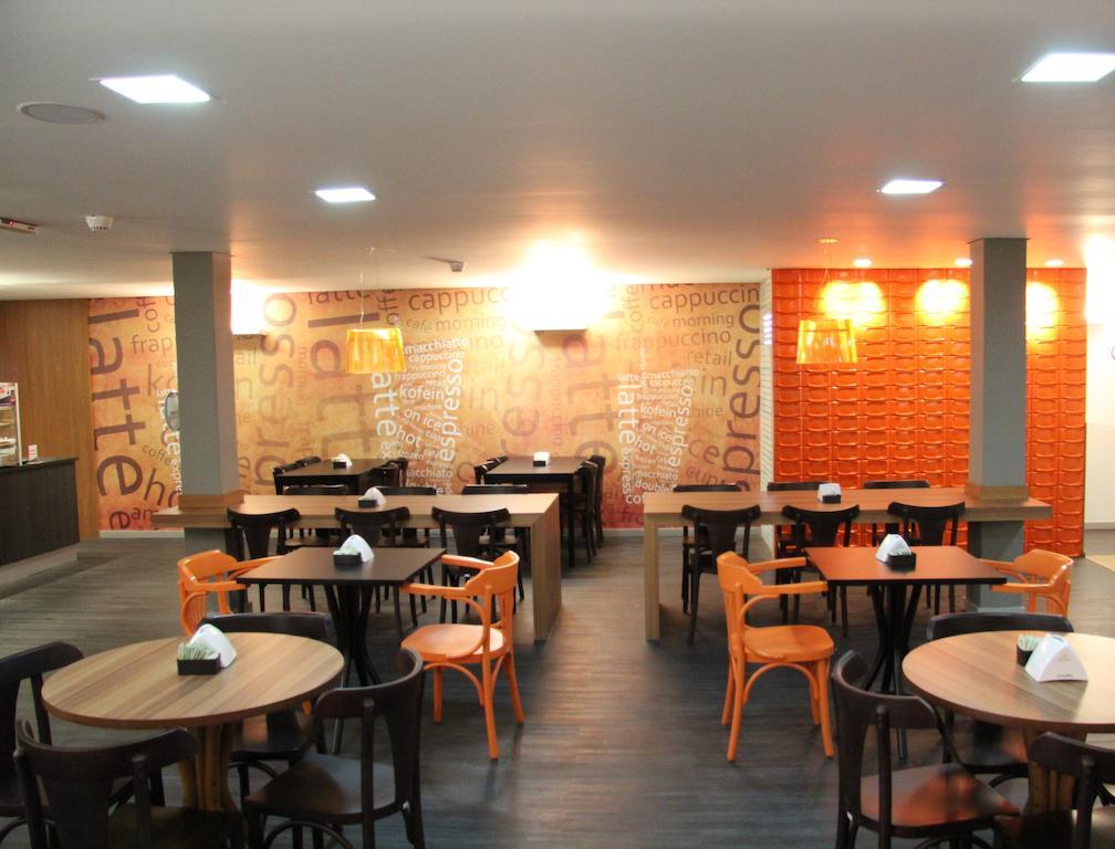 Vista Inn Express Контажен Экстерьер фото